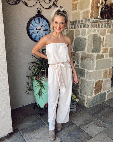 ZESICA Strapless Belted Wide-Leg Jumpsuit